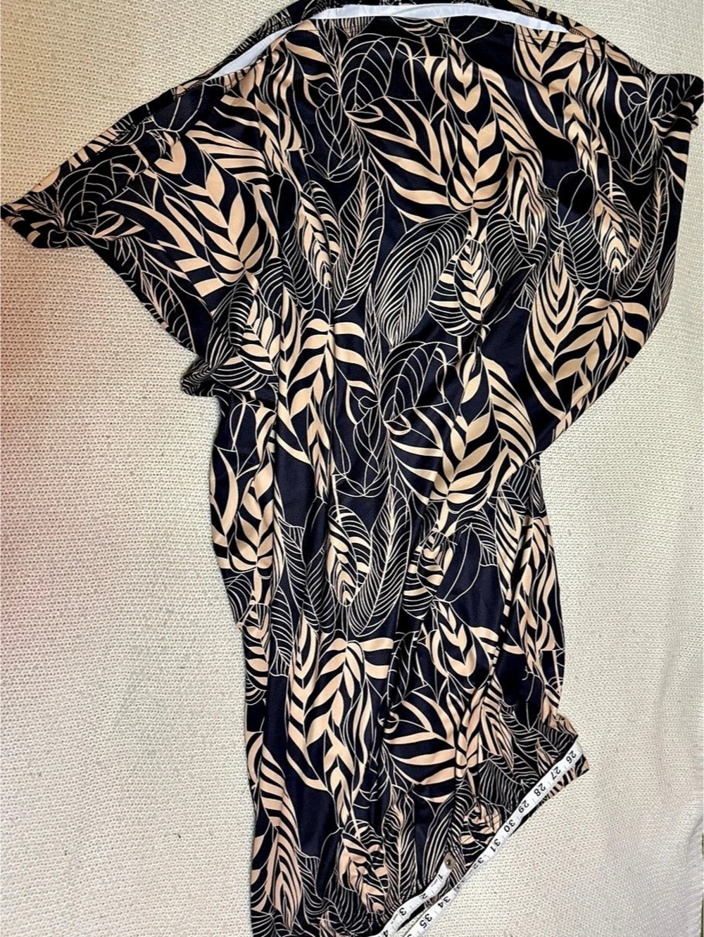 Abstract maxi skirt in Black & Beige Size XL Like New